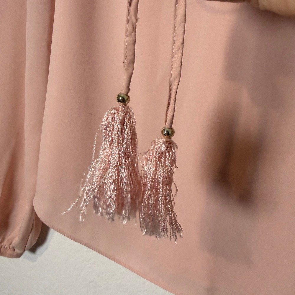 White House Black Market Blush Pink Smocked Tassel V-Neck Blouse Size 8 - Picture 5 of 8